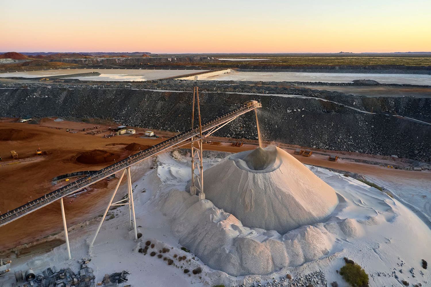 PLS Group is relentlessly executing its P1000 expansion project at the massive Pilgangoora operation in Western Australia.