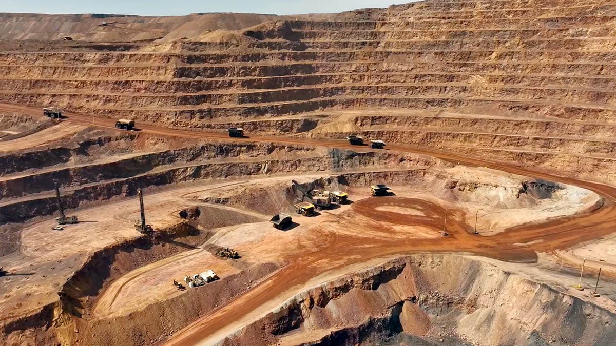 Nevada Gold Mines spans multiple underground and open‑pit mines, mills, roasters, autoclaves, concentrators and heap‑leach facilities across the Carlin, Cortez, Turquoise Ridge and Phoenix districts in northern Nevada.