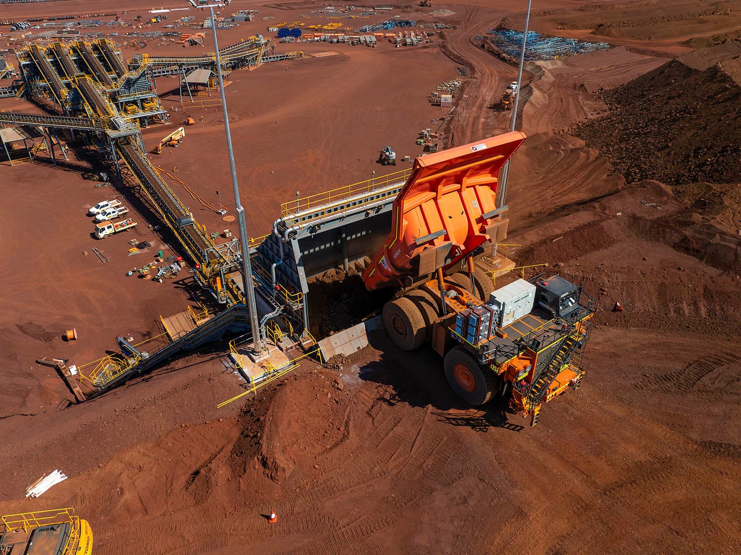 MinRes Lifts Onslow Guidance as Australia’s Newest Iron Ore System Absorbs Cyclone Pressure